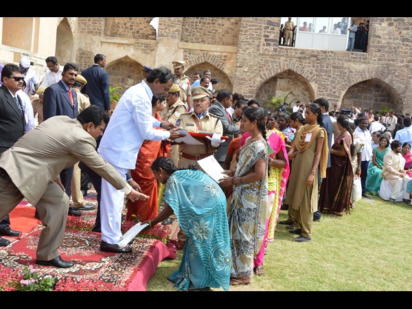 పట్టాల పంపిణీ