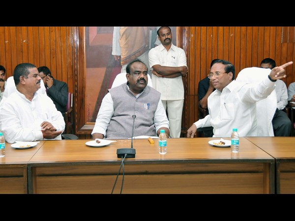 టి, ఏపి స్పీకర్లు