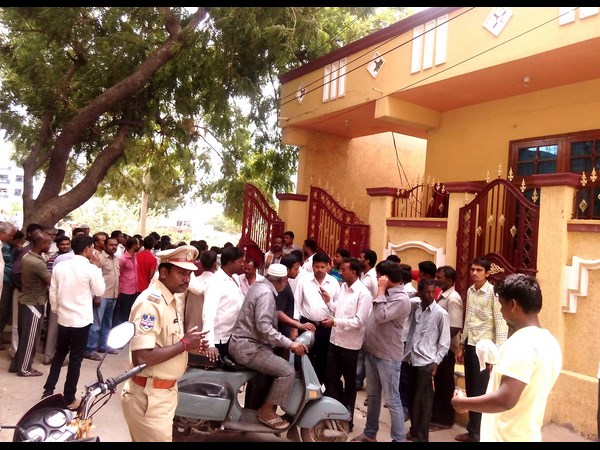 ఉదయం పూటే..