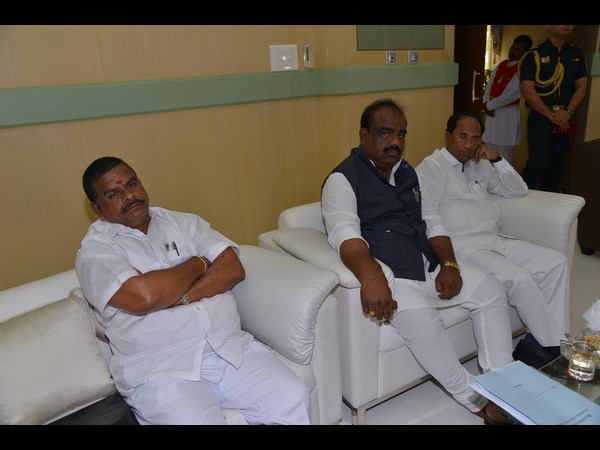భేటీకి హాజరైన కోడెల, మధుసూదనాచారి, స్వామిగౌడ్
