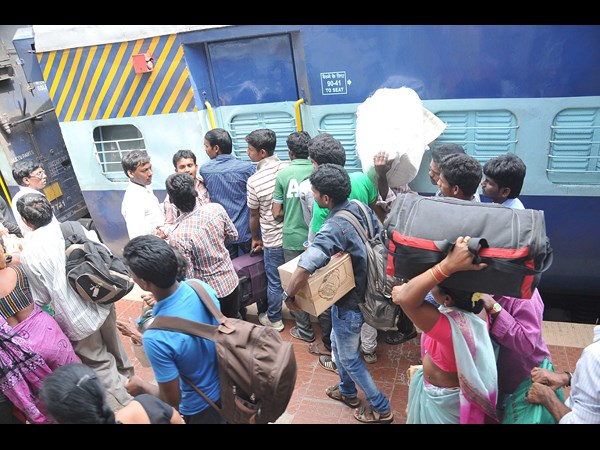 నగరం పల్లెబాట...