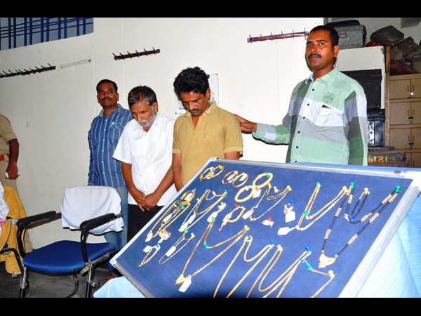 మంత్రి శంకర్ అరెస్టు