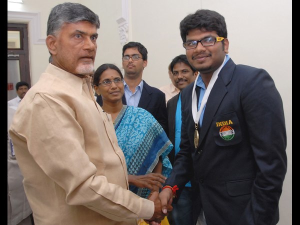 లలిత్ బాబుతో ఇలా..