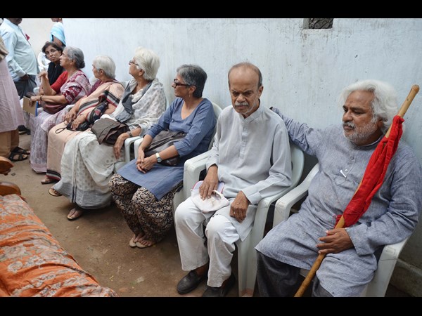 ఎంటి ఖాన్‌కు తుది వీడ్కోలు