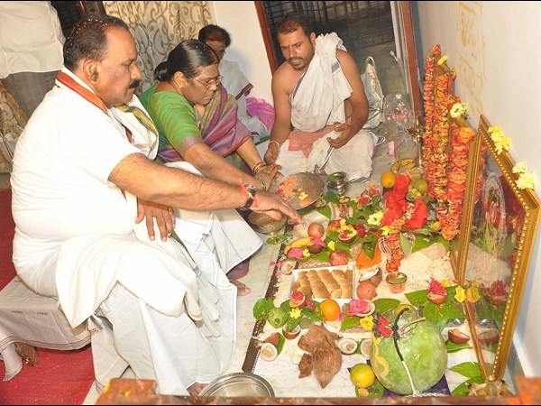 నాయిని