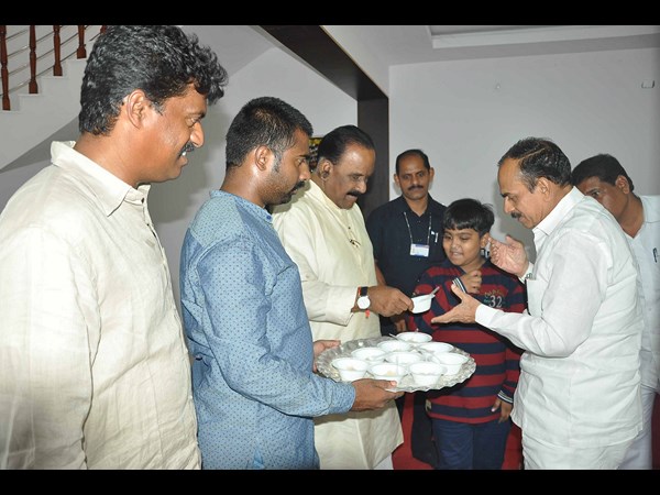 నాయిని