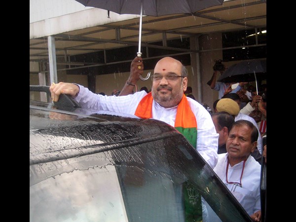  Amit Shah reaches Hyderabad