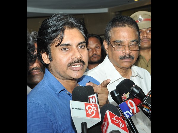 అమిత్ షాతో పవన్ 