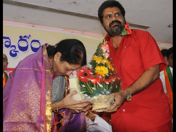 ఎంపీలతో సమావేశం..