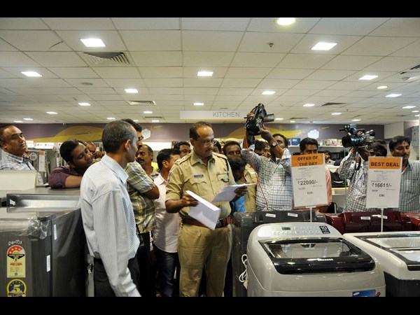 భారీ చోరీ