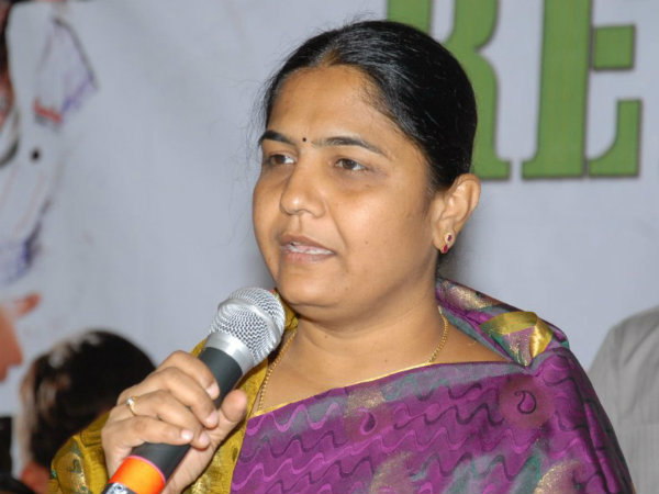 Sunitha Laxma Reddy likely to contest from Medak MP seat Sunitha Laxma Reddy likely to contest from Medak MP seat