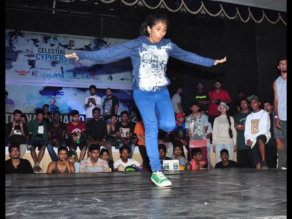 డ్యాన్స్