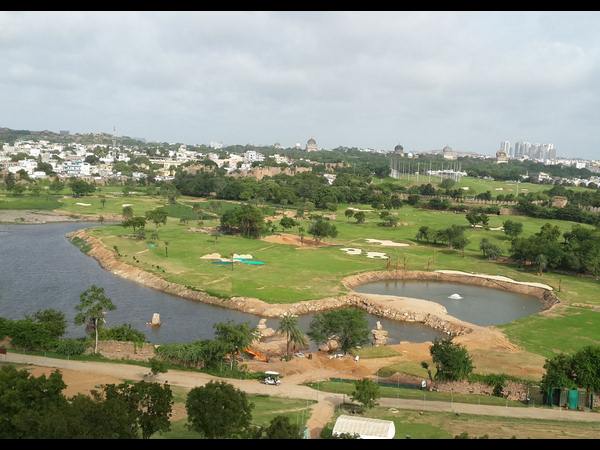  గోల్ఫ్ కోర్స్