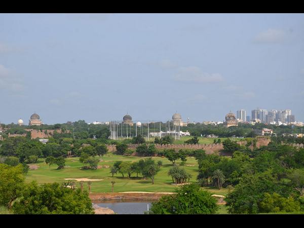  గోల్ఫ్ కోర్స్