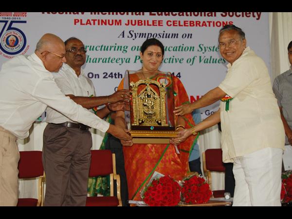 స్మృతి ఇరానీ