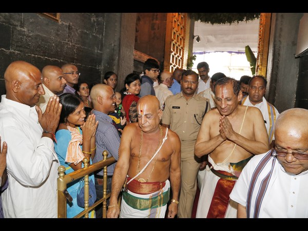 గవర్నర్