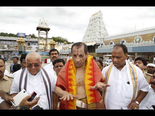 గవర్నర్