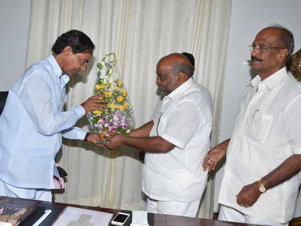 జోగు రామన్న అభినందన