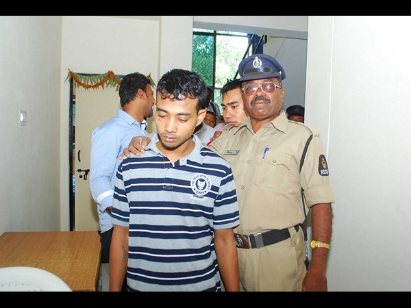 బిగ్ బజార్ చోరీ కేసు నిందితుల పట్టివేత