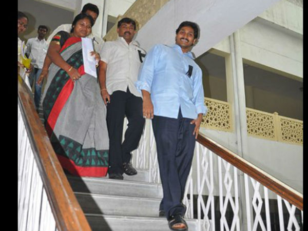 అప్పుడే చూపిస్తారు..