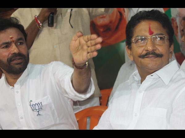 పార్టీ రాష్ట కార్యాలయంలో ఘనంగా సత్కారం