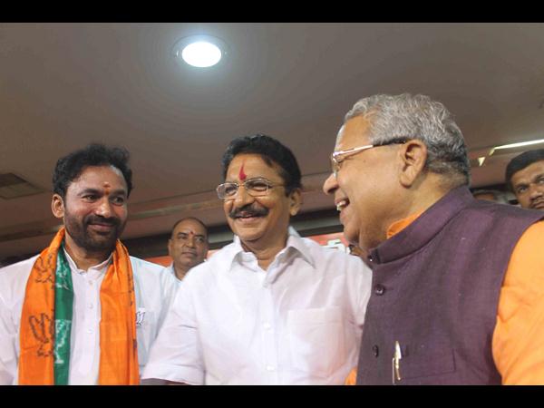 పార్టీ రాష్ట కార్యాలయంలో ఘనంగా సత్కారం