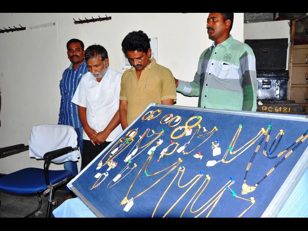 మంత్రి శంకర్ అరెస్టు