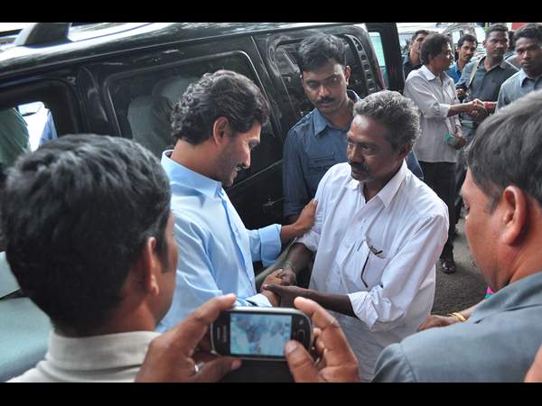  జగన్