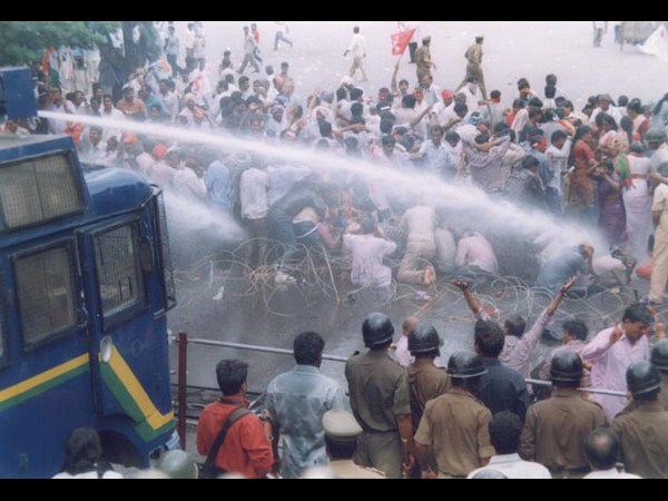 బషీర్ బాగ్ కాల్పులు..