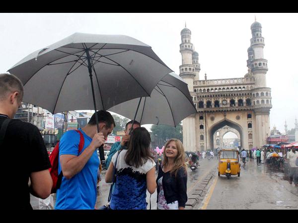 విదేశీయుల సరదా