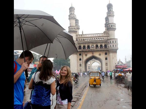 విదేశీయుల సరదా