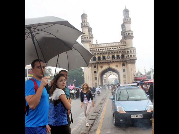 విదేశీయుల సరదా..