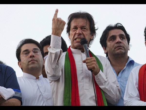 ఆందోళనలతో అట్టడుకుతున్న పాకిస్దాన్