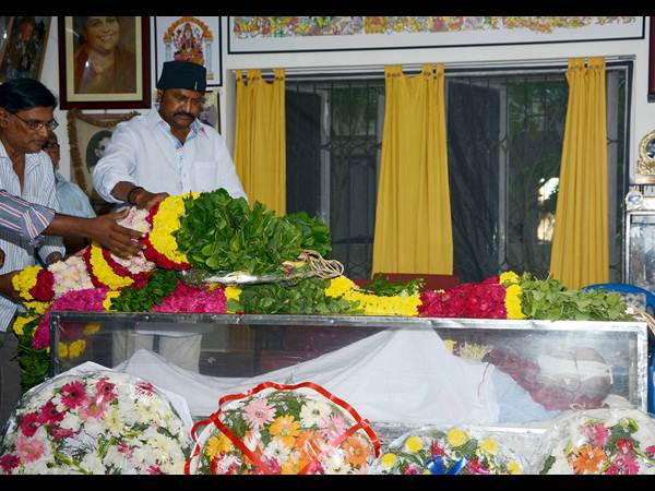 మోహన్ బాబు ఇలా...