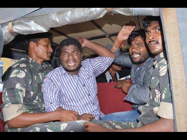 మిన్నంటిన ఆందోళనలు 