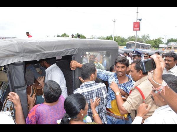 భగ్గుమన్న కర్నూలు