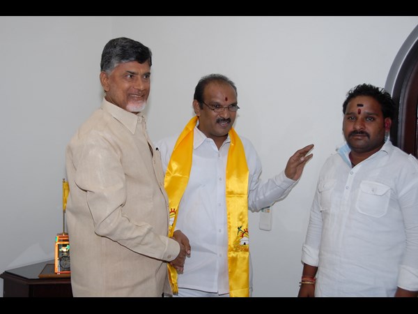 బాబుకు స్వల్ప ఊరట