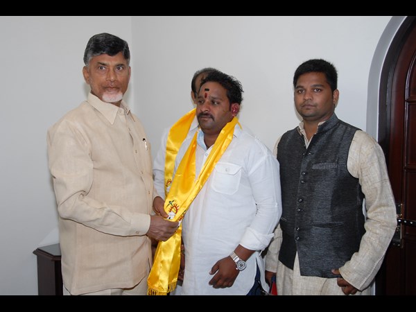 చంద్రబాబుపై ప్రశంసలు..