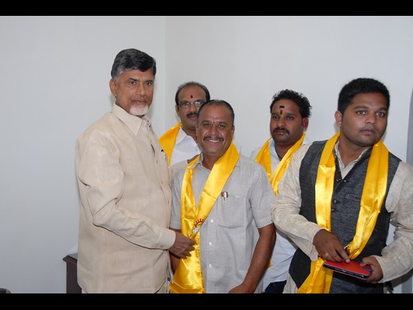 కెసిఆర్‌పై విమర్శలు..