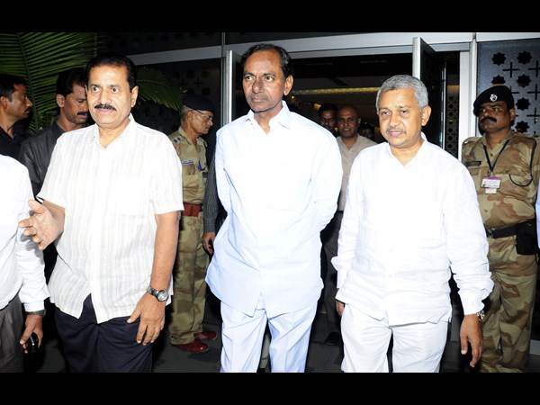 ఢిల్లీకి ఇలా వచ్చారు...