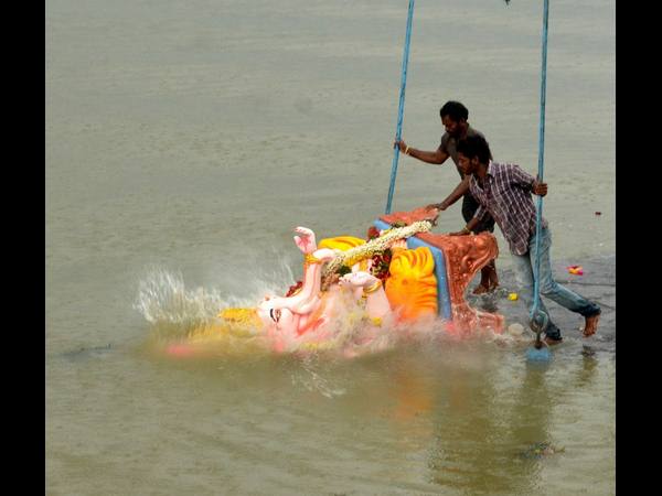 వినాయక నిమజ్జనం