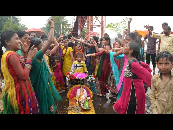 వినాయక నిమజ్జనం