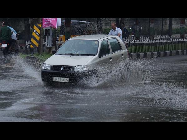  నగరంలో భారీ వర్షం 