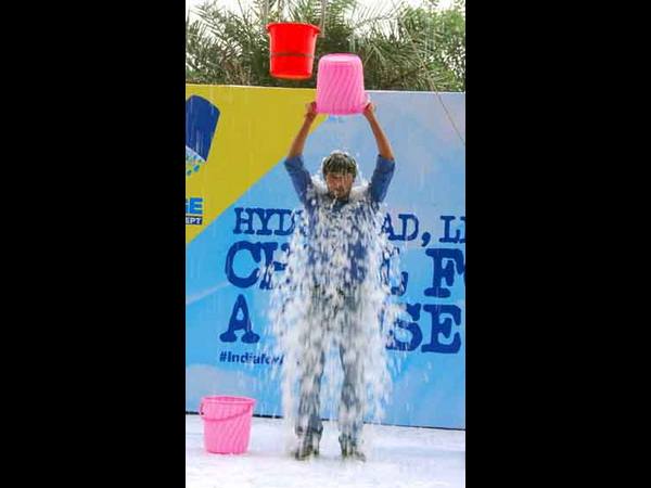  ఐస్ బకెట్ ఛాలెంజ్‌లో 'కిరాక్' హీరోయిన్