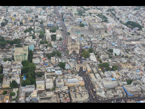 హెలికాప్టర్ నుంచి ఇలా...