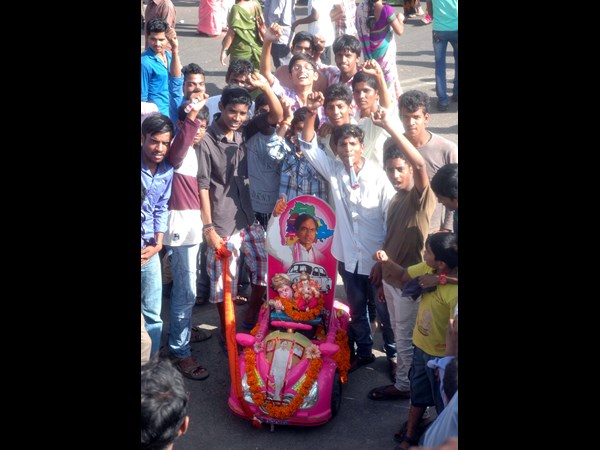 కెసిఆర్ కారు...