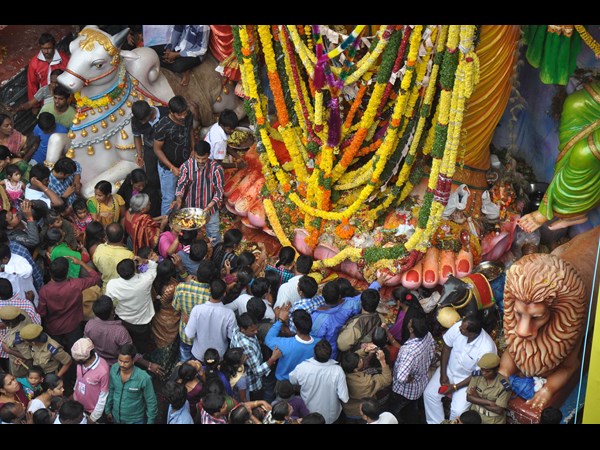 ఖైరతాబాద్ గణపతి వద్ద...