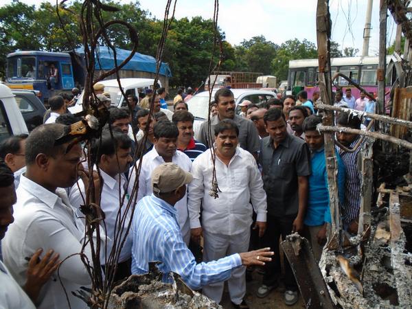 కుటుంబానికి నష్టపరిహారం