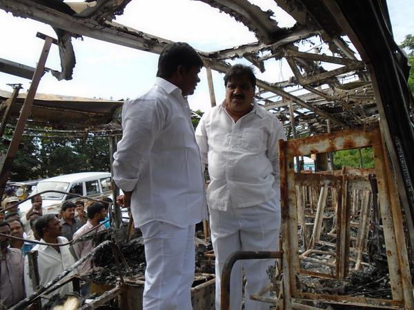 సంఘటనా స్థలంలో మంత్రి