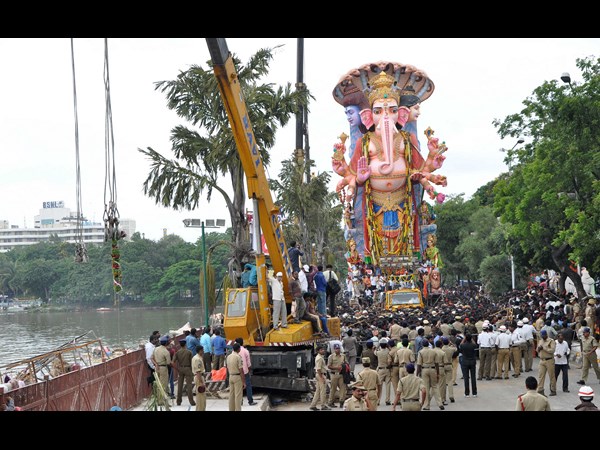 మహా గణపతి శోభాయాత్ర